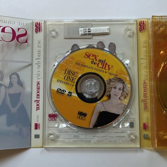 ๐๐ Sex and the City: The Complete Fourth Season DVD Set | HBO Series - Picture 3 of 11